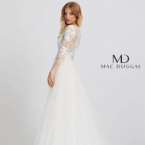 NWT Mac Duggal Size 6 ivory/nude ball gown with tulle